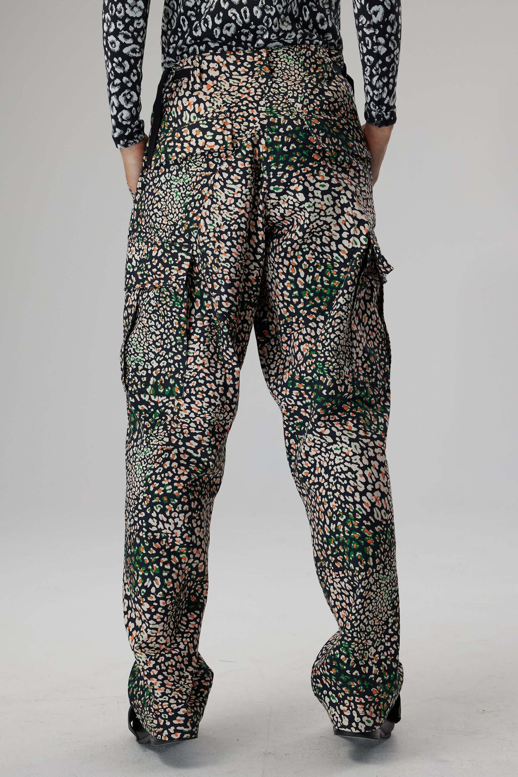 Santino pants in wild Leopard print