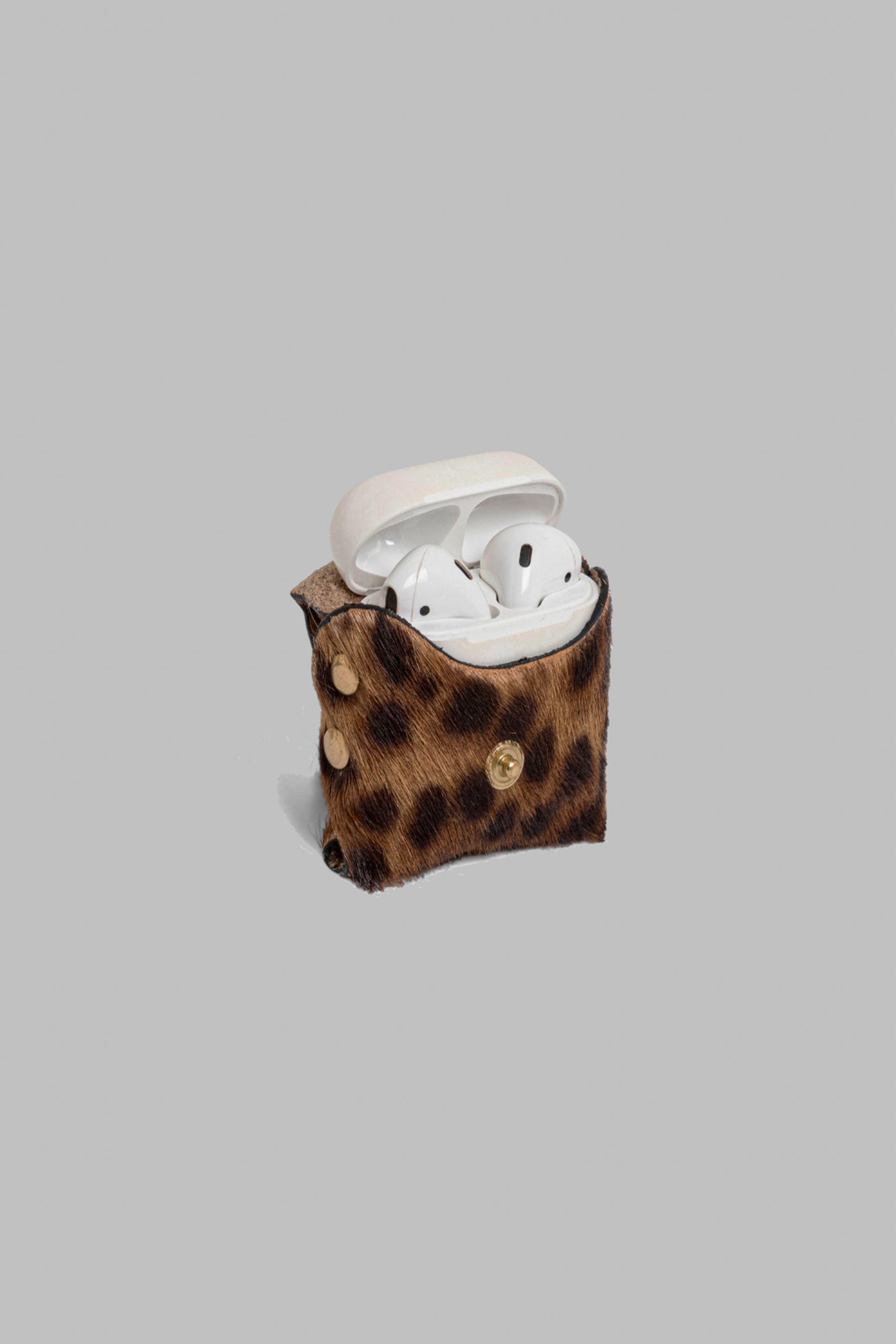 Airpods case in Leopard printed leather