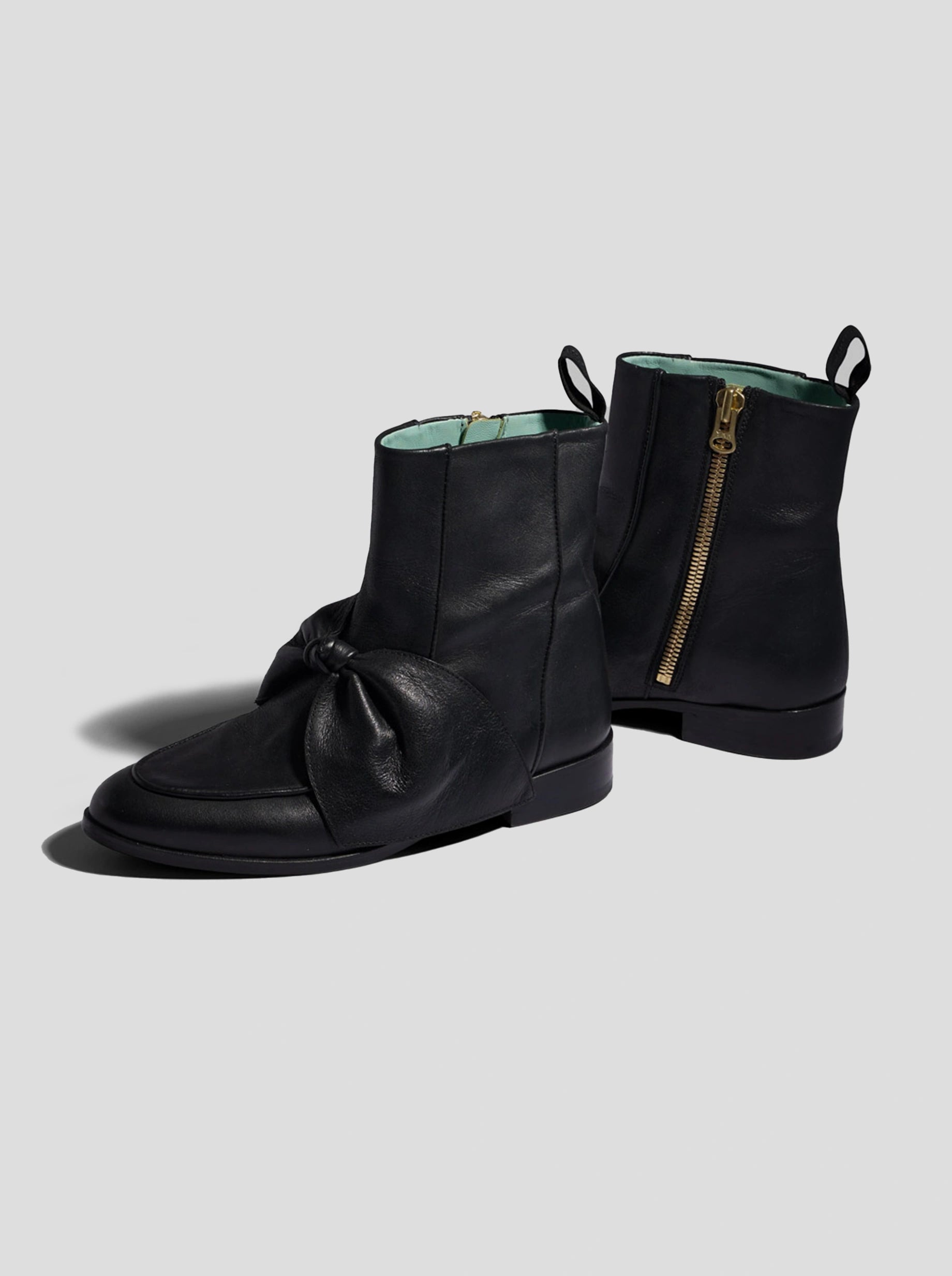 Bottines BB en cuir noir