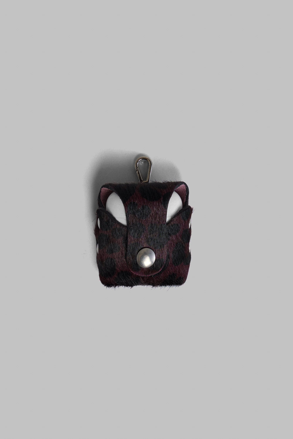 Airpods case in burgundy Leopard printed leather
