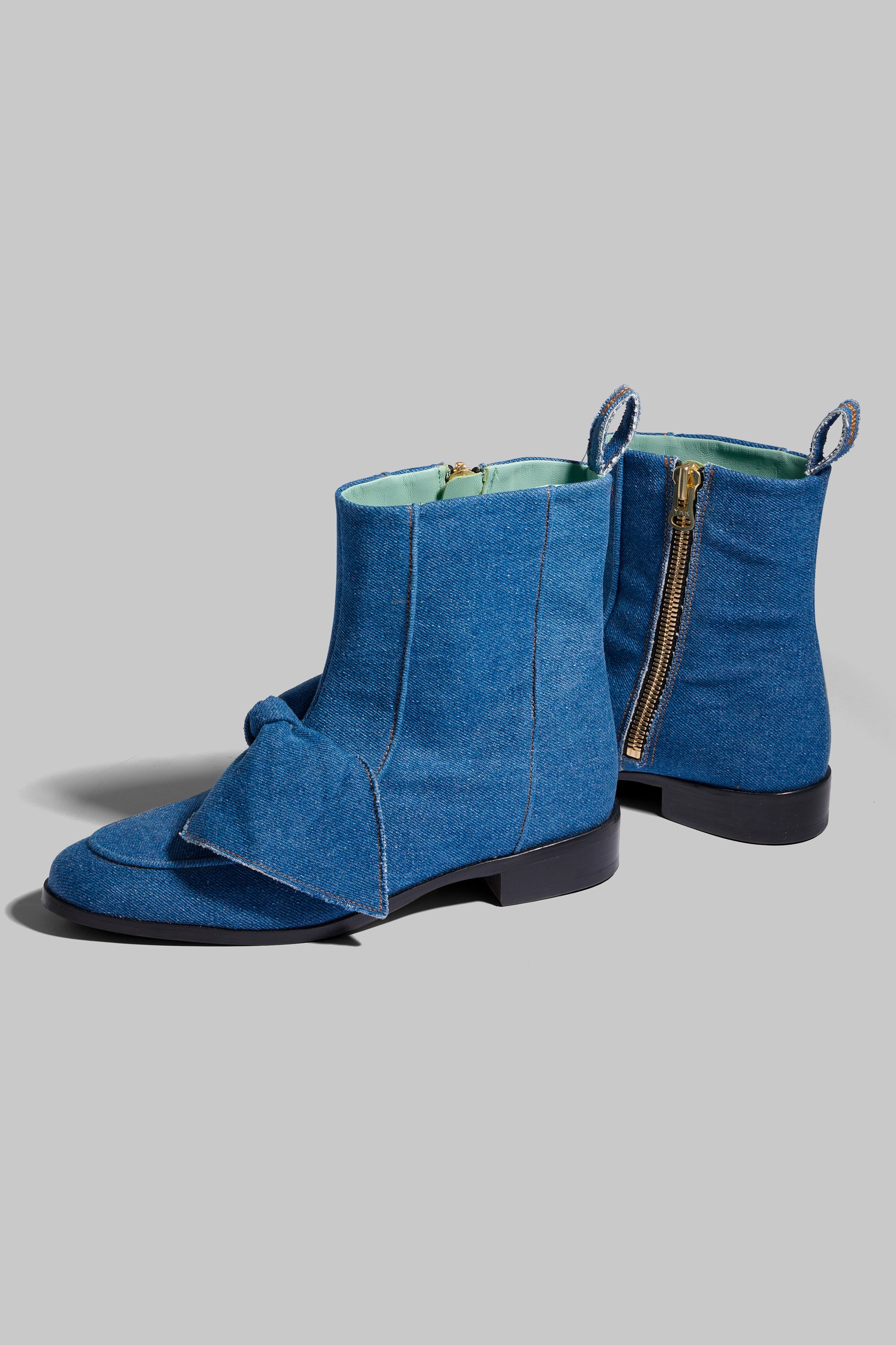 BB boots in blue denim