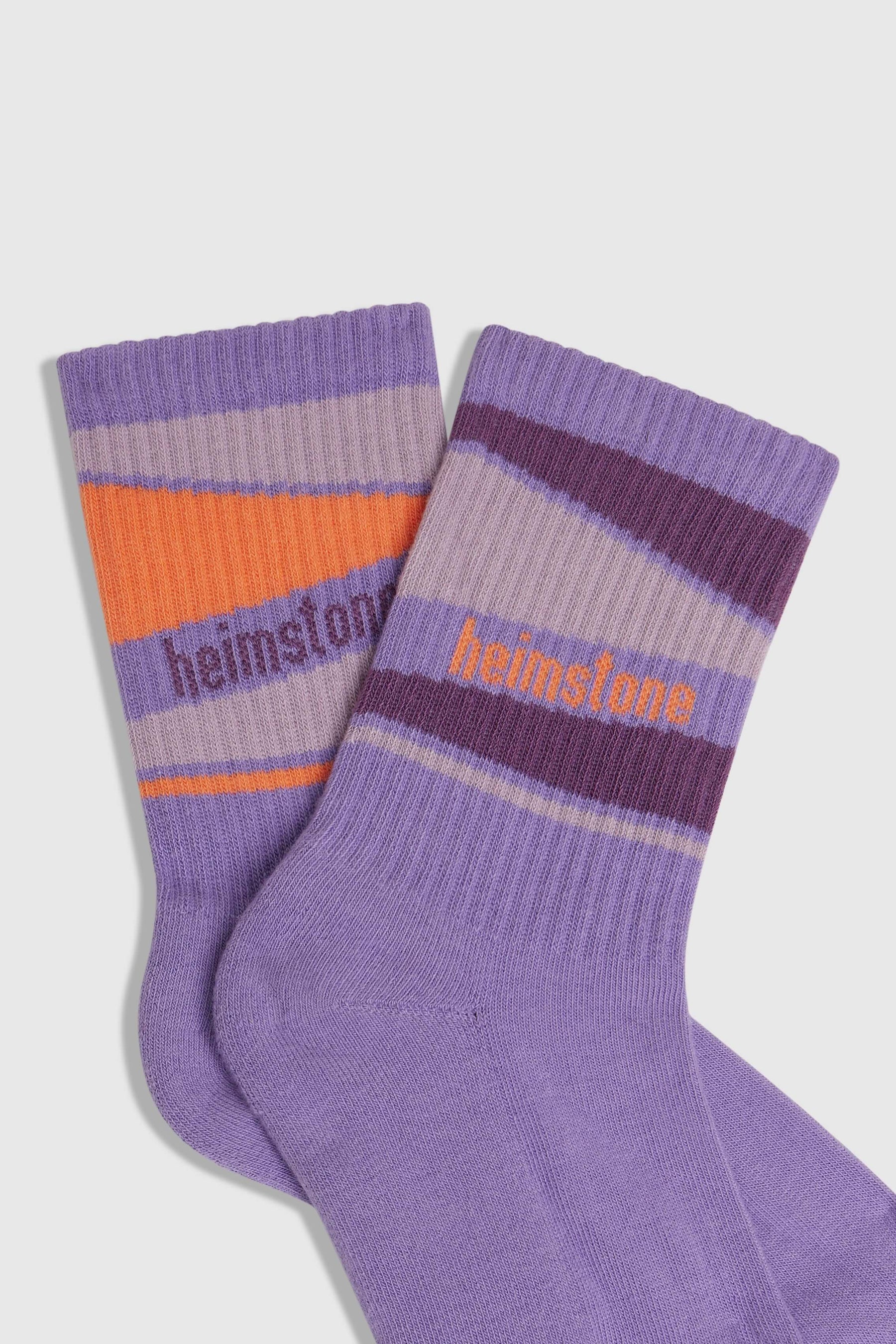 Chaussettes de sport en rayures violettes