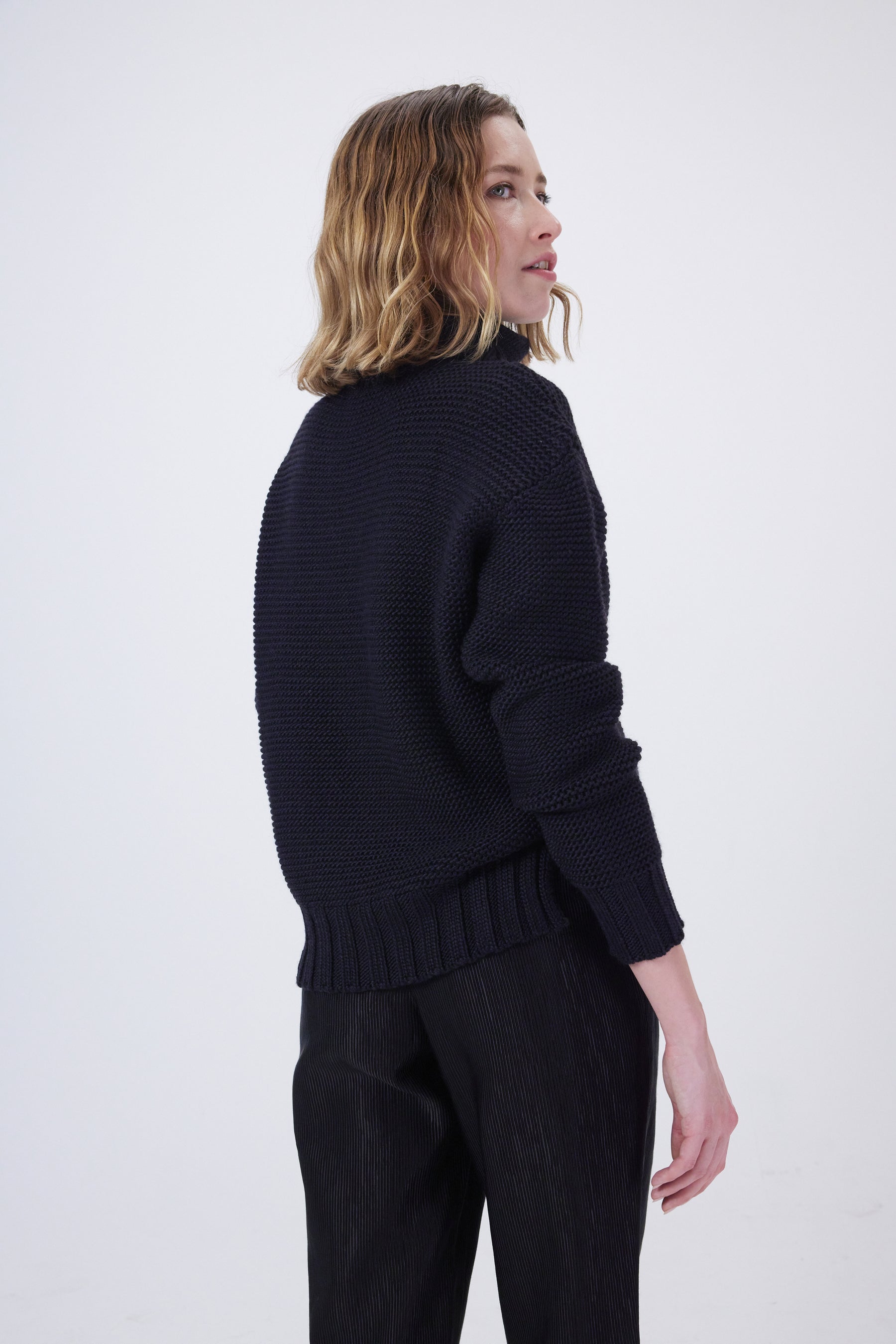 Bobbi sweater in black knit