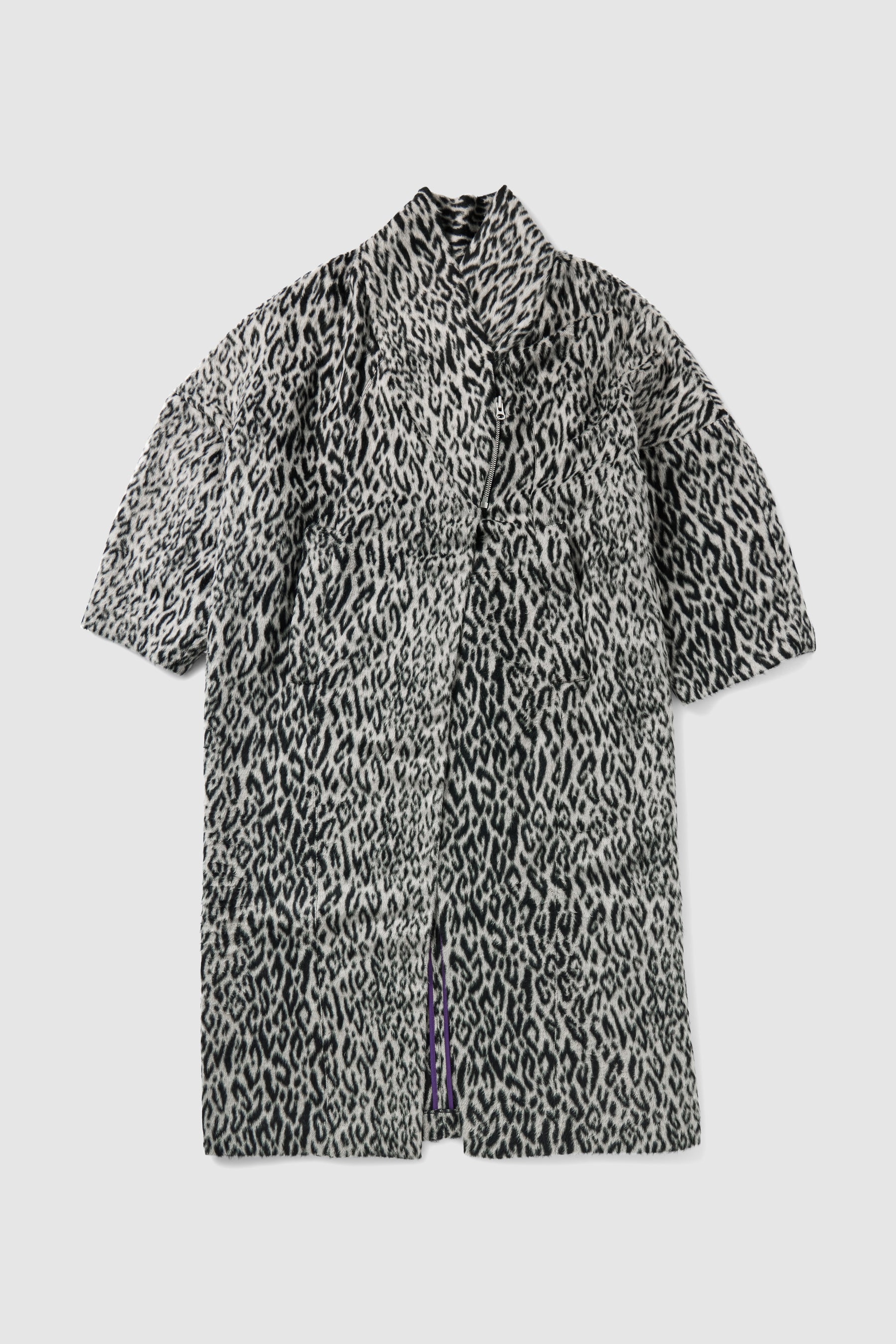 Eren coat in B&W woolen Leopard print