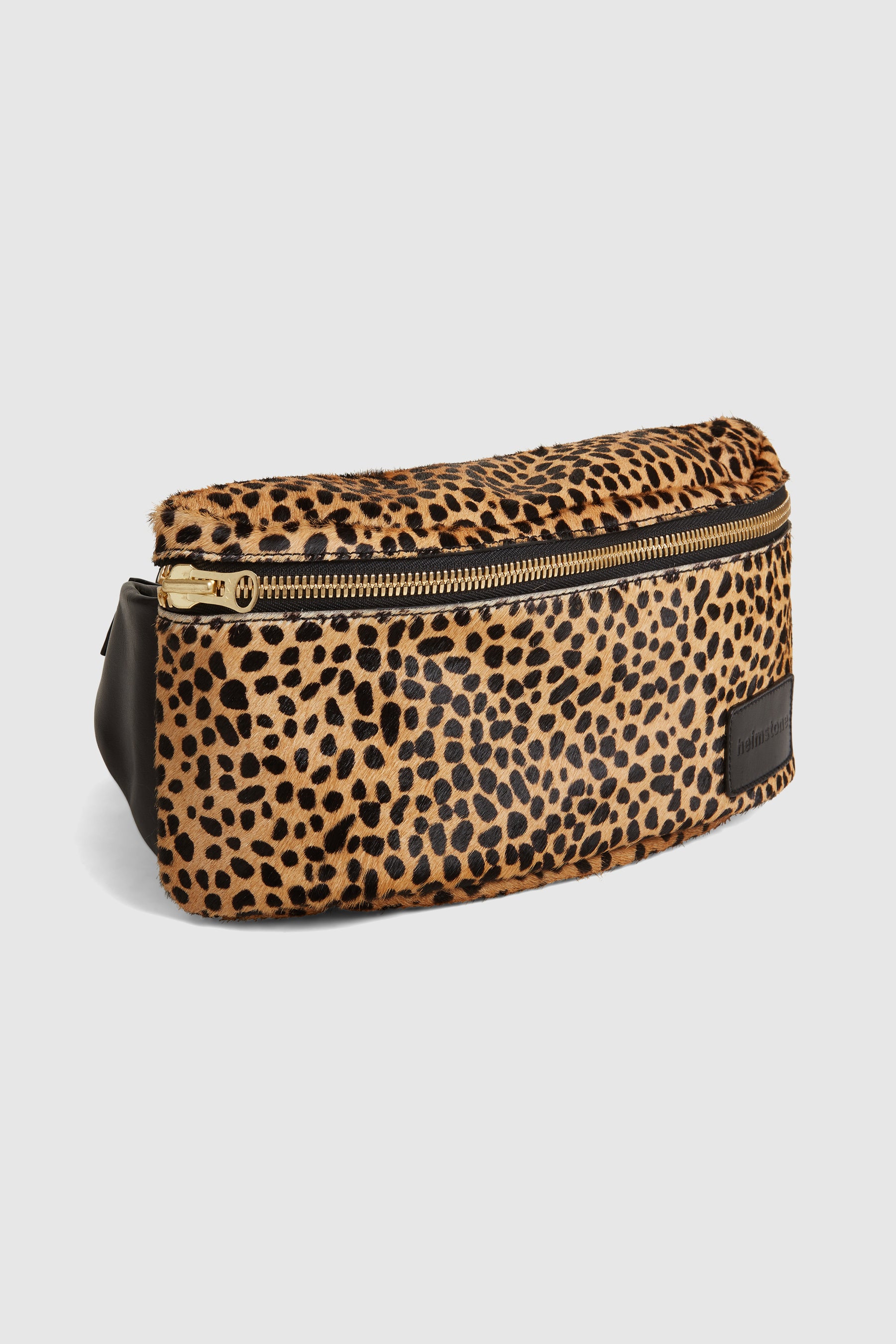 Fanny pack in cheetah printed leather